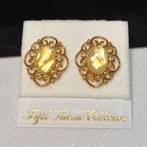 Fifth Avenue Collection Gold & mother of pearl Earrings
NEW
Lead free